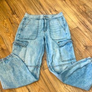 American Eagle cargo jogger jeans